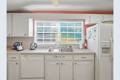 813 E 11th Avenue, New Smyrna Beach, FL 32169 - Photo 37