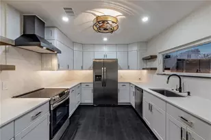 2516 Pine Tree Dr, Edgewater, FL 32141 - Photo 7