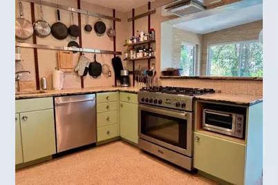 911 E 2nd Avenue, New Smyrna Beach, FL 32169 - Photo 5