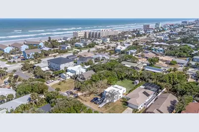 833 E 12th Avenue, New Smyrna Beach, FL 32169 - Photo 1