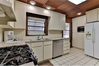 314 Due East Street, New Smyrna Beach, FL 32169 - Photo 17