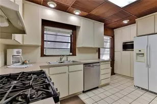 314 Due East St, New Smyrna Beach, FL 32169 - Photo 17