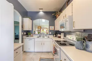 2212 Deerwood Dr, New Smyrna Beach, FL 32168 - Photo 7