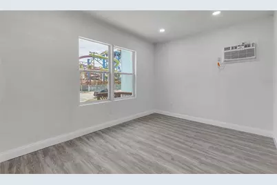 205 N Wild Olive Avenue, Daytona Beach, FL 32118 - Photo 17