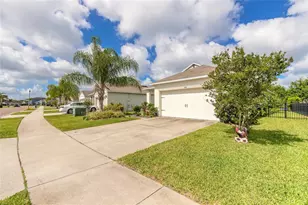 554 Armoyan Wy, New Smyrna Beach, FL 32168 - Photo 3