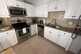 573 N Atlantic Ave, New Smyrna Beach, FL 32169 - Photo 5