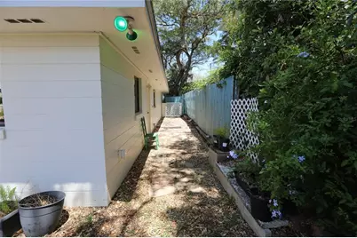 825 E 23rd Avenue, New Smyrna Beach, FL 32169 - Photo 11
