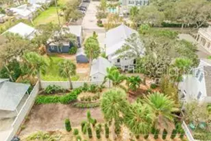 217 Esther St, New Smyrna Beach, FL 32169 - Photo 1