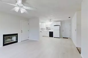 111 Valencia Dr, Edgewater, FL 32132 - Photo 3