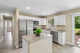 105 N Fairfax Ave, Deland, FL 32724 - Photo 11