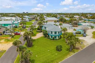 320 Due East St, New Smyrna Beach, FL 32169 - Photo 3