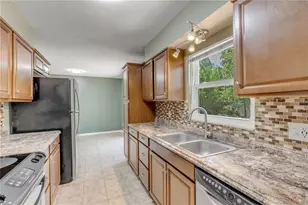 380 Julia Ave, Orange City, FL 32763 - Photo 13