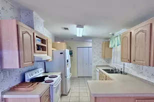 4385 Maple Ave, Edgewater, FL 32141 - Photo 7