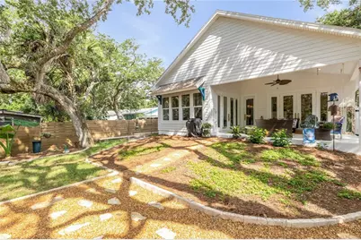 807 E 10th Avenue, New Smyrna Beach, FL 32169 - Photo 33