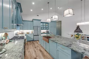 807 E 10th Ave, New Smyrna Beach, FL 32169 - Photo 13