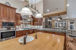 521 S Peninsula Ave, New Smyrna Beach, FL 32169 - Photo 11