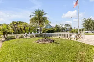 521 S Peninsula Ave, New Smyrna Beach, FL 32169 - Photo 5