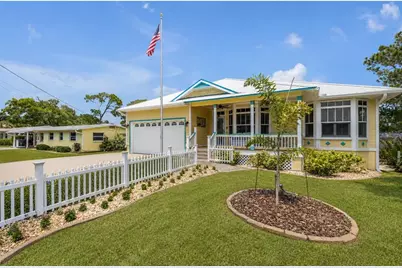 521 S Peninsula Avenue, New Smyrna Beach, FL 32169 - Photo 1