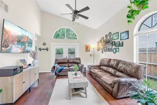 10561 Satinwood Cir, Orlando, FL 32825 - Photo 3