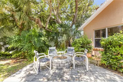 815 E 7th Avenue, New Smyrna Beach, FL 32169 - Photo 47