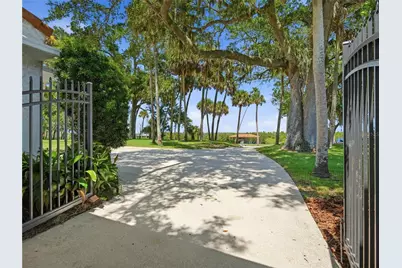 636 N Riverside Drive, New Smyrna Beach, FL 32168 - Photo 43
