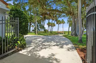 636 N Riverside Dr, New Smyrna Beach, FL 32168 - Photo 43