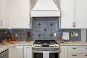 636 N Riverside Dr, New Smyrna Beach, FL 32168 - Photo 15