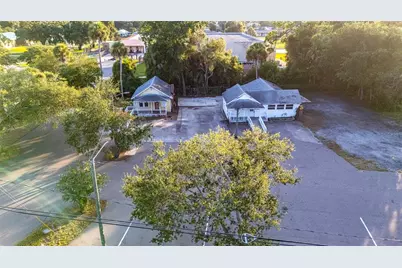 1042 N Dixie Freeway, New Smyrna Beach, FL 32168 - Photo 1
