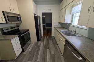 321-B W Pennsylvania Ave, Deland, FL 32720 - Photo 3