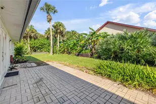 13 Hillside Dr, New Smyrna Beach, FL 32169 - Photo 17
