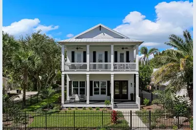 200 N Peninsula Avenue, New Smyrna Beach, FL 32169 - Photo 1