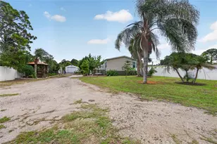 375 Beehive Dr, Oak Hill, FL 32759 - Photo 29