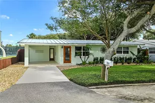 511 Evergreen St, New Smyrna Beach, FL 32169 - Photo 1