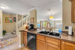 636 Maple Oak Cir, Altamonte Springs, FL 32701 - Photo 11