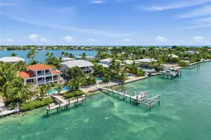 422 Harbour Dr, Duck Key, FL 33050 - Photo 3