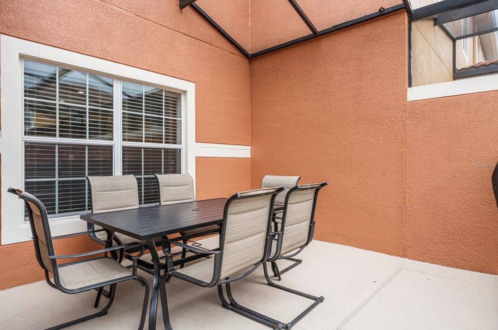 8927 Bismarck Palm Rd, Kissimmee FL 34747-1547 exterior