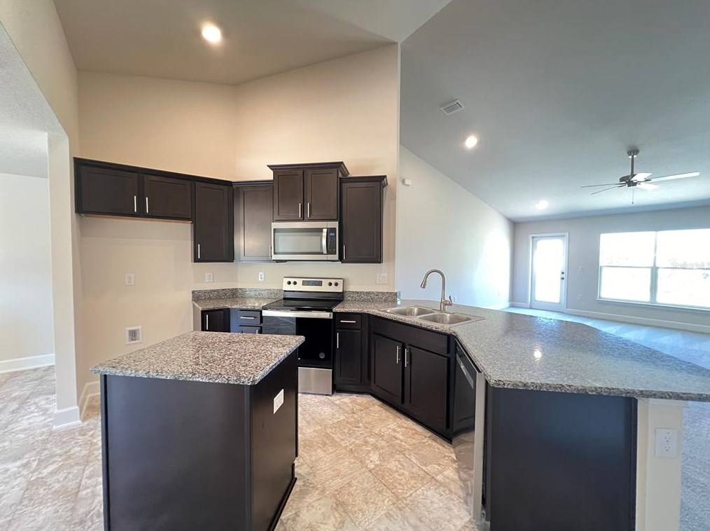 2026 Rio Grande Cyn Loop, Kissimmee FL 34759-5964 exterior