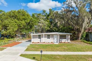 2413 Drake Dr - Photo 3