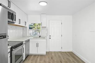 1535 Bates Ave - Photo 9