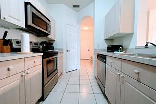 2302 Silver Palm Dr, Kissimmee, FL 34747 - Photo 5