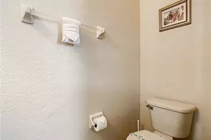 702 Calabria Ave, Davenport, FL 33897 - Photo 17