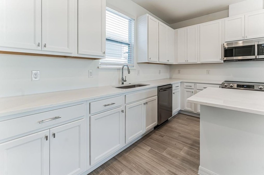 6525 Cyrils Dr, Saint Cloud FL  34771-9205 exterior