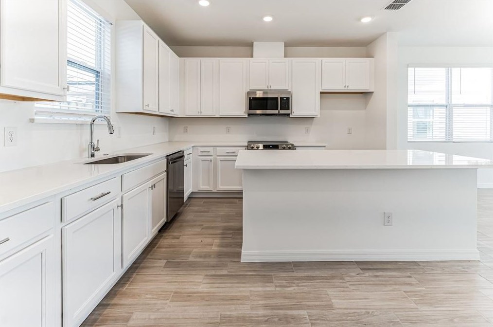 6525 Cyrils Dr, Saint Cloud FL  34771-9205 exterior