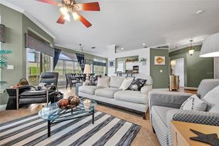 208 Wimbledon Cir - Photo 7