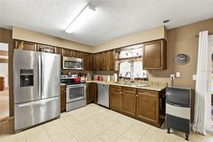 1028 W Indian Oaks - Photo 9
