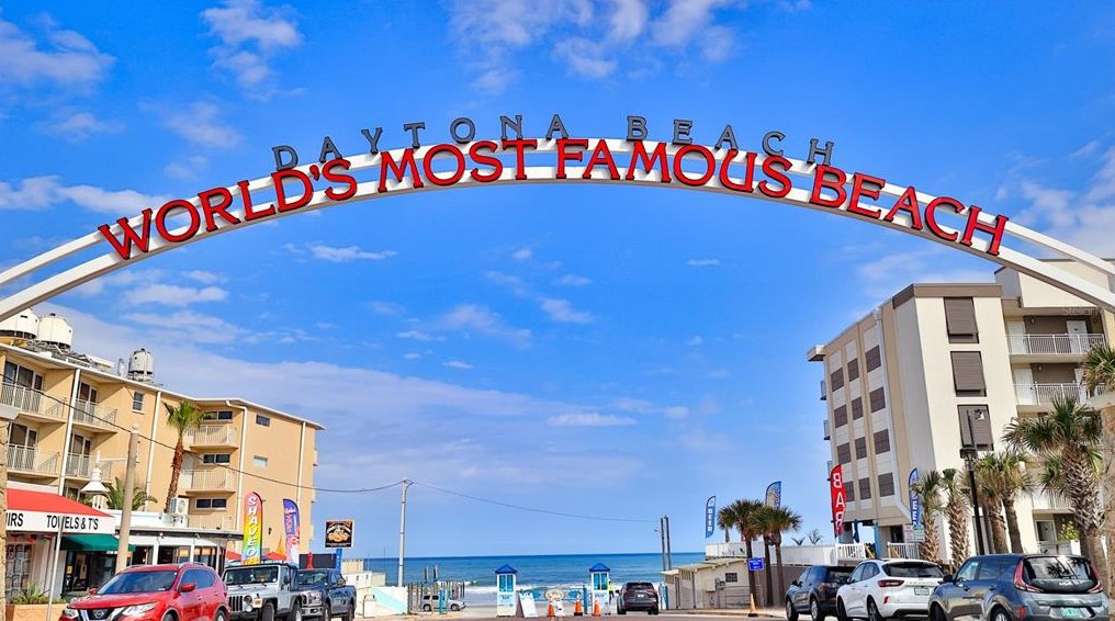 219 Atlantic Ave, Daytona Beach FL  32118-4101 exterior