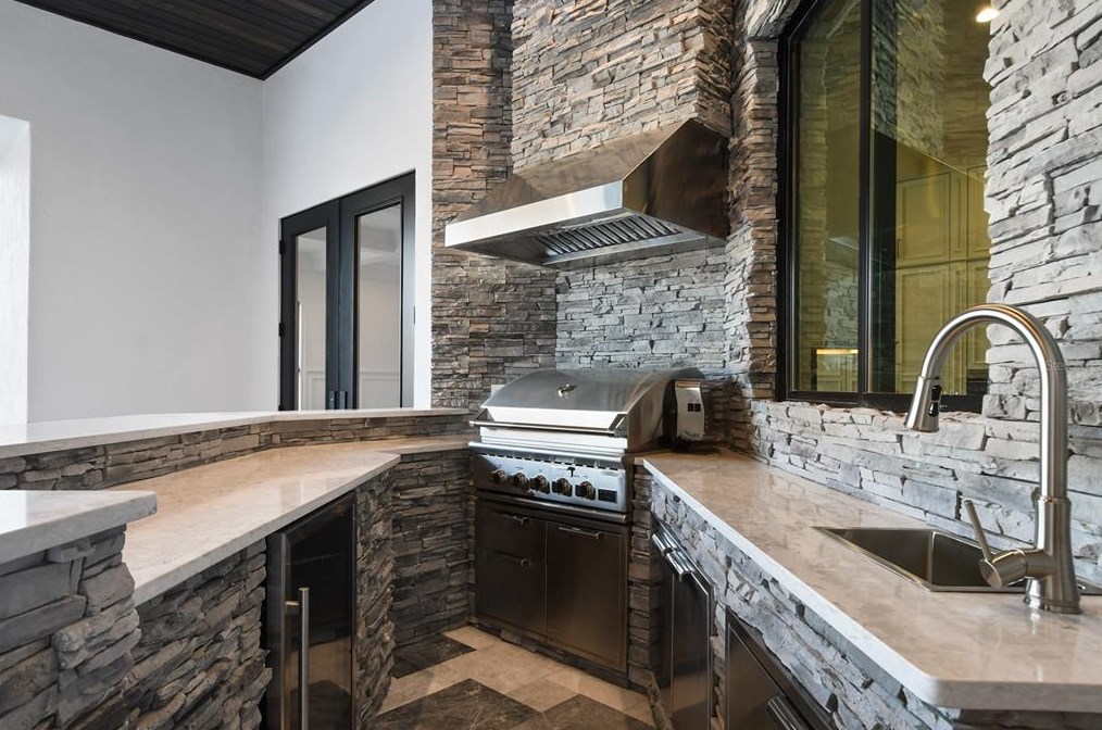 570 Manor Rd, Maitland FL  32751-5760 exterior