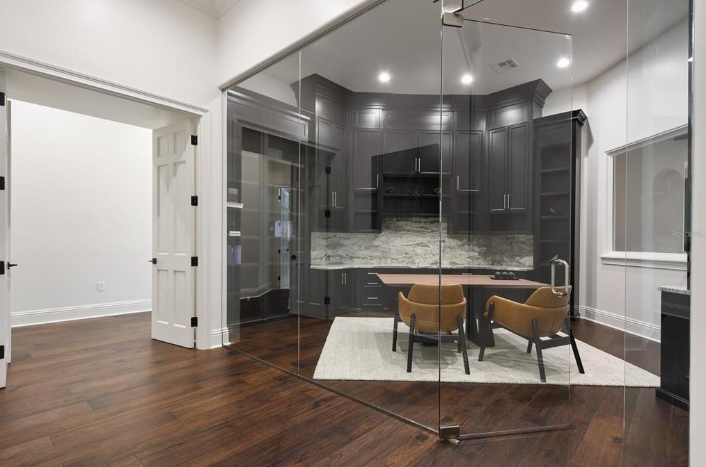 570 Manor Rd, Maitland FL  32751-5760 exterior