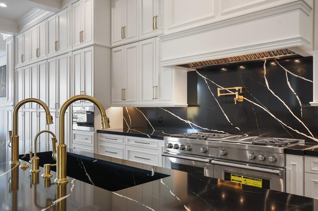 570 Manor Rd, Maitland FL  32751-5760 exterior