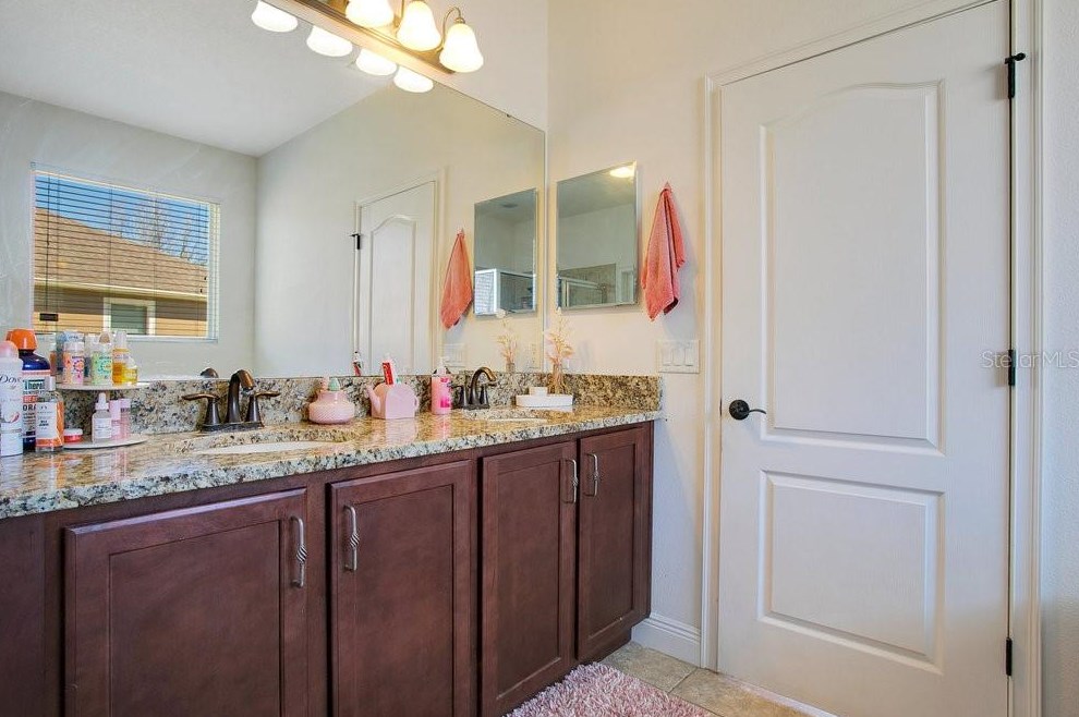 2327 Sebago Dr, Lakeland FL 33805-8005 exterior